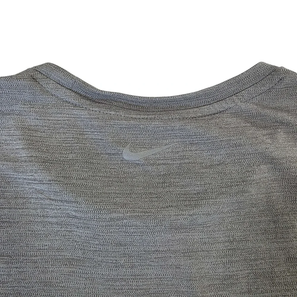 Nike Dri-FIT‎ Running T-Shirt Short Sleeve Athletic Performance Gray XS Outdoors